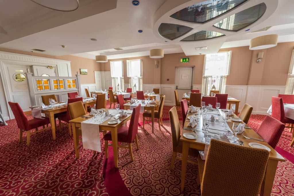 Downings Bay Hotel Buitenkant foto