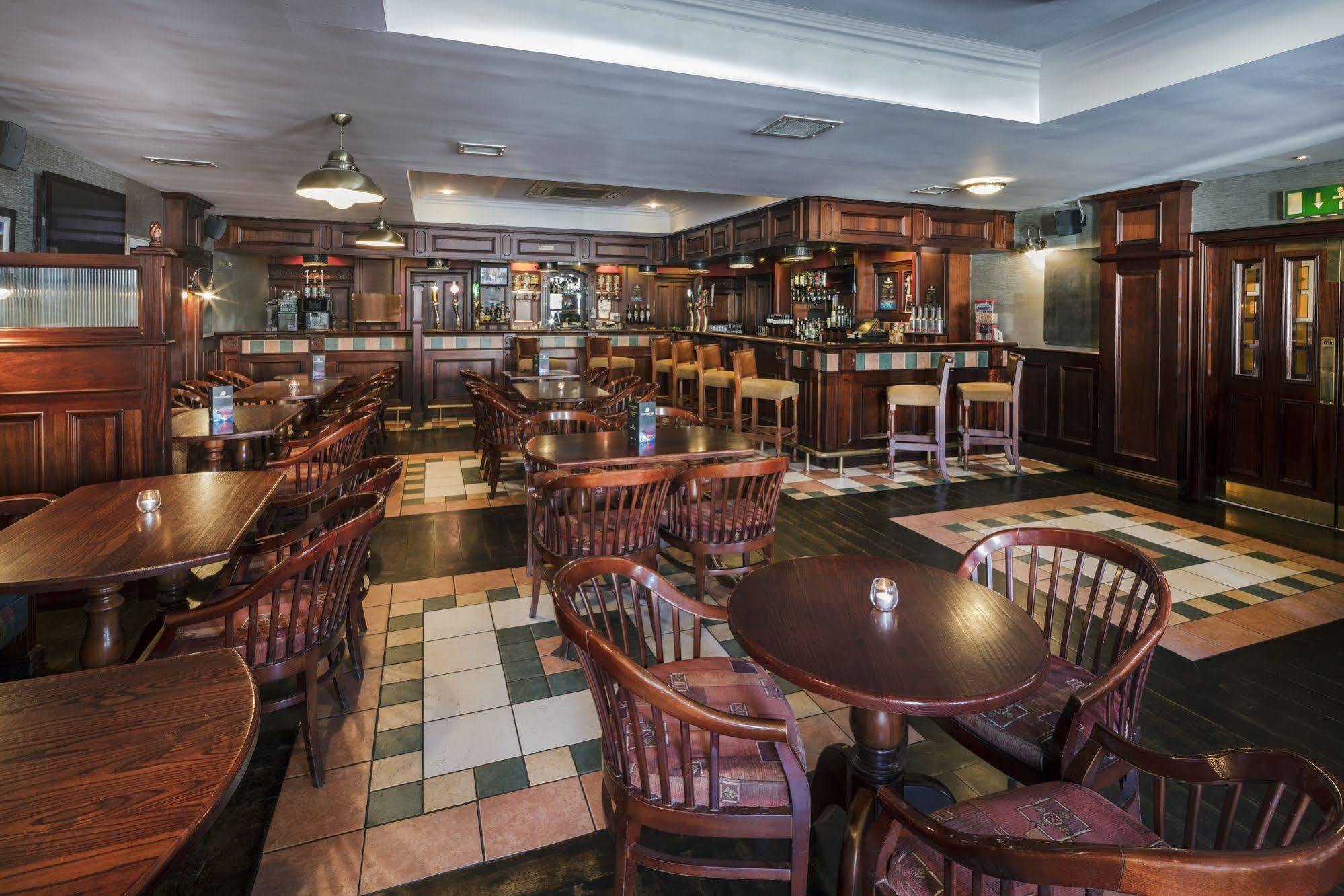 Downings Bay Hotel Buitenkant foto